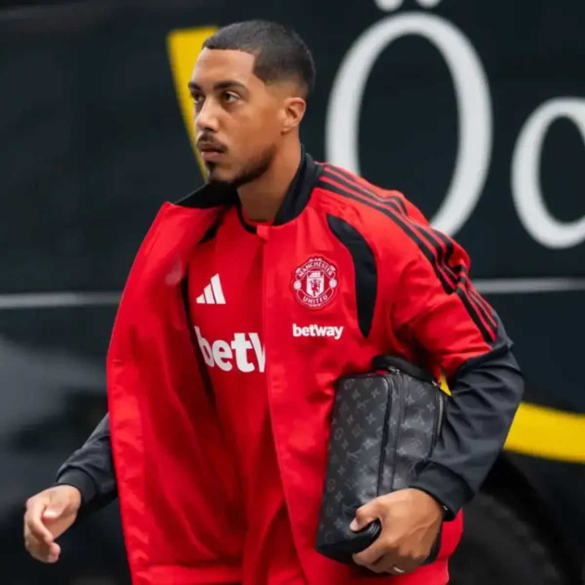 Youri Tielemans Minta Maaf Usai Komentar Kepindahannya Picu Polemik